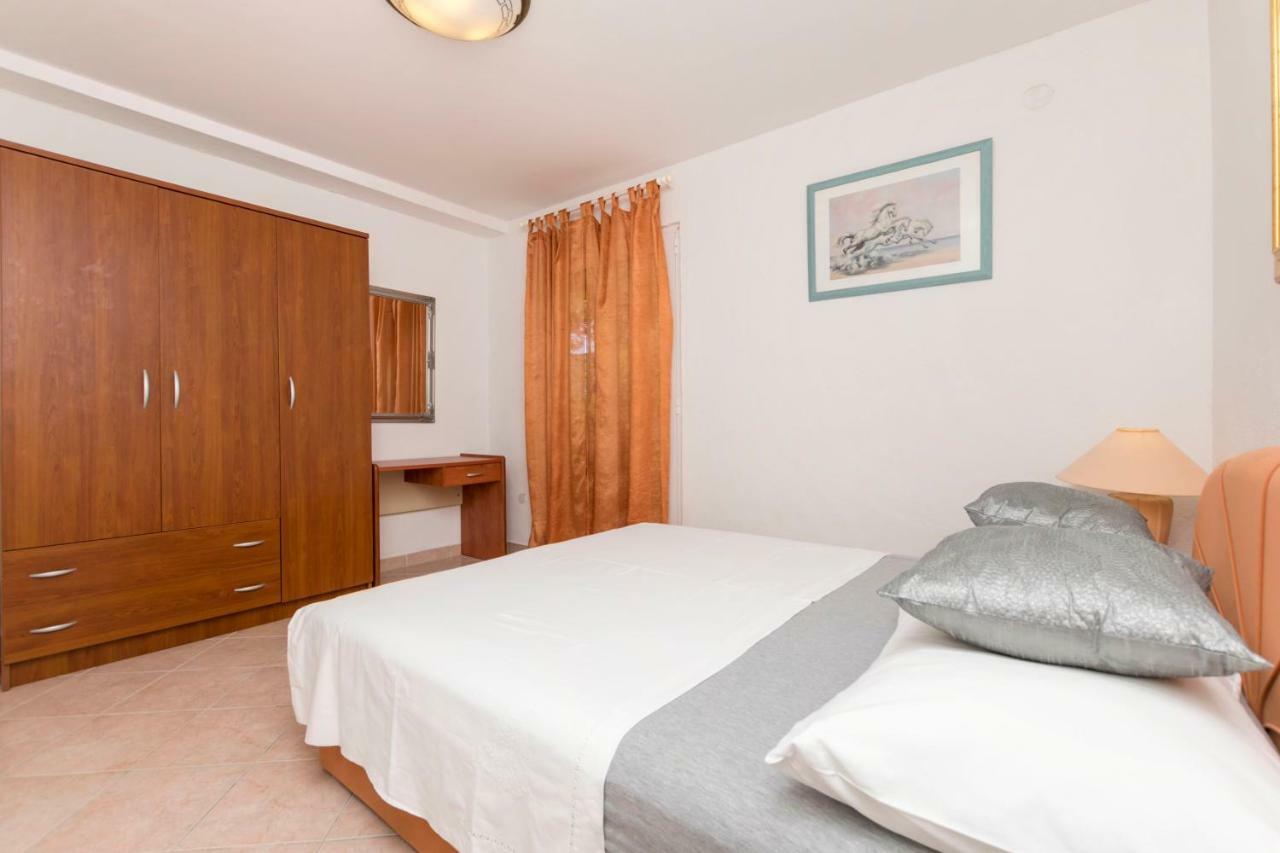 Apartments Babaja Trogir Bagian luar foto